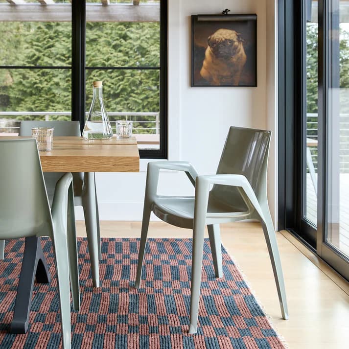 Heller dining chairs in a modern F&B setting